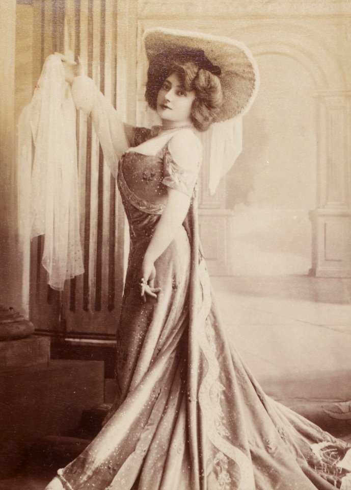 Anna Held, par Jean Reutlinger, btv1b8596912z-p036, 2 (cropped)