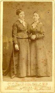 Anna Lisa Brand & Maria Åhlin c 1886