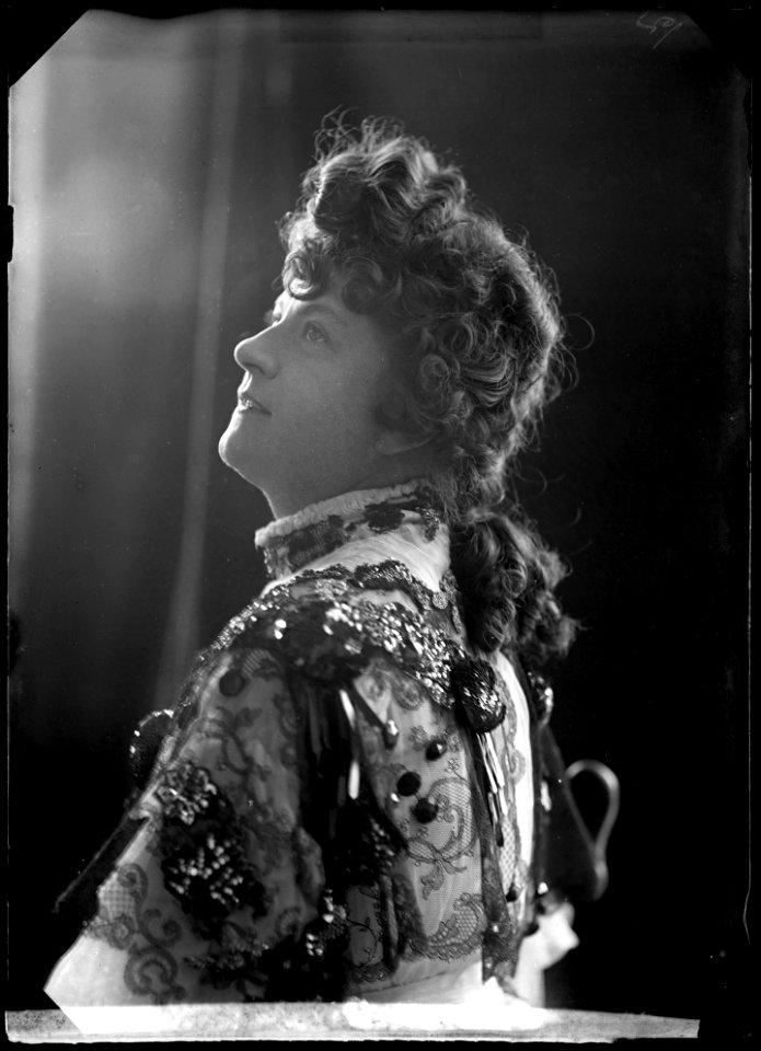 Anna Lundberg, actor, portrait ca 1904 - SMV - GL137