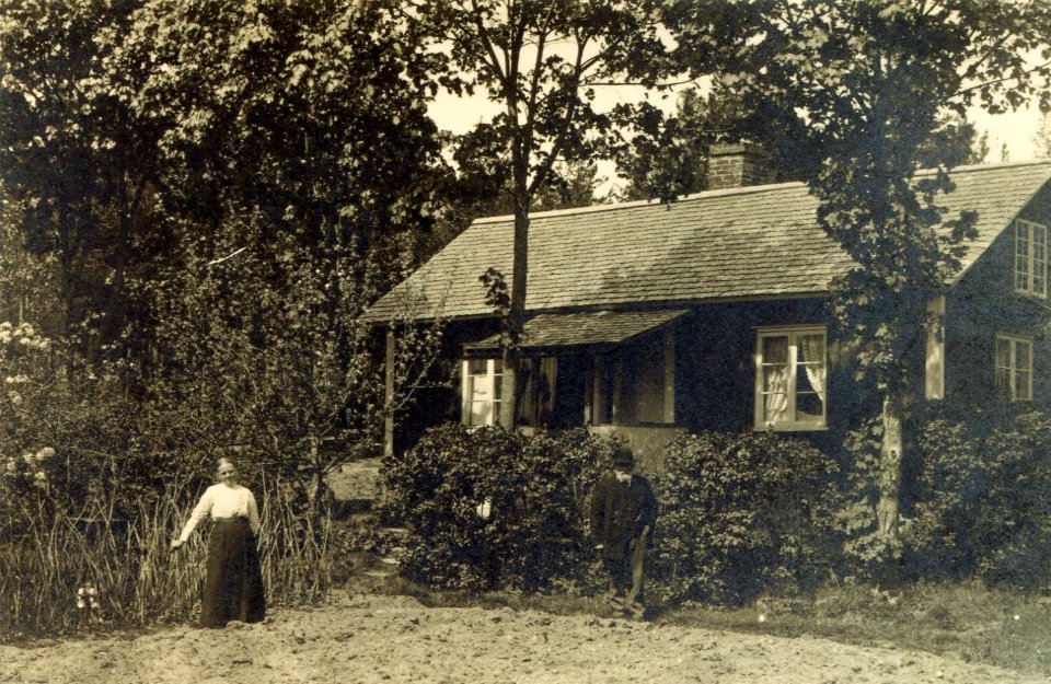 Anna Lisa Erlandsdotter Brand home, Daln c 1920