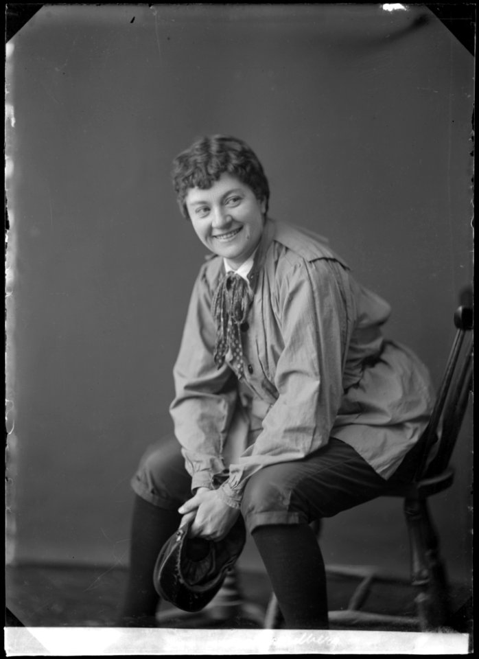 Anna Lundberg in Pariserpojken, undated photo - SMV - NL065