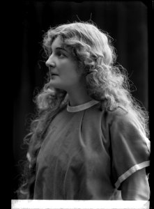Anna Rosén in Bröllopet på Ulfåsa at Svenska teatern 1908 - SMV - NR070