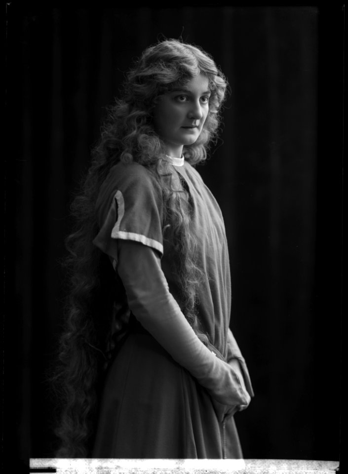 Anna Rosén in Bröllopet på Ulfåsa at Svenska teatern 1908 - SMV - GR064