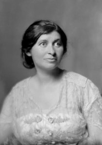 Anna Strunsky Walling, portrait photograph LCCN2018707705