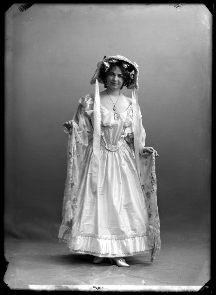 Anna Tropp as Carlotta Grisi in the ballet Festen hos Therese at Kungliga Operan 1911 - SMV - GT055