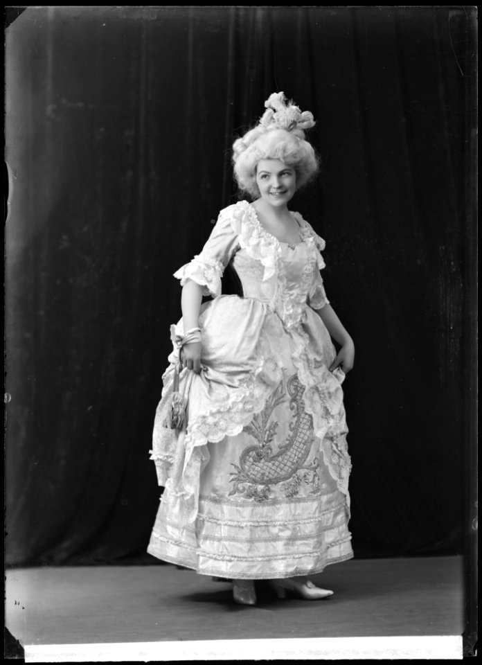 Anna-Lisa Lindzén in Till kejsaren at Oscarsteatern 1912 - SMV - GL103