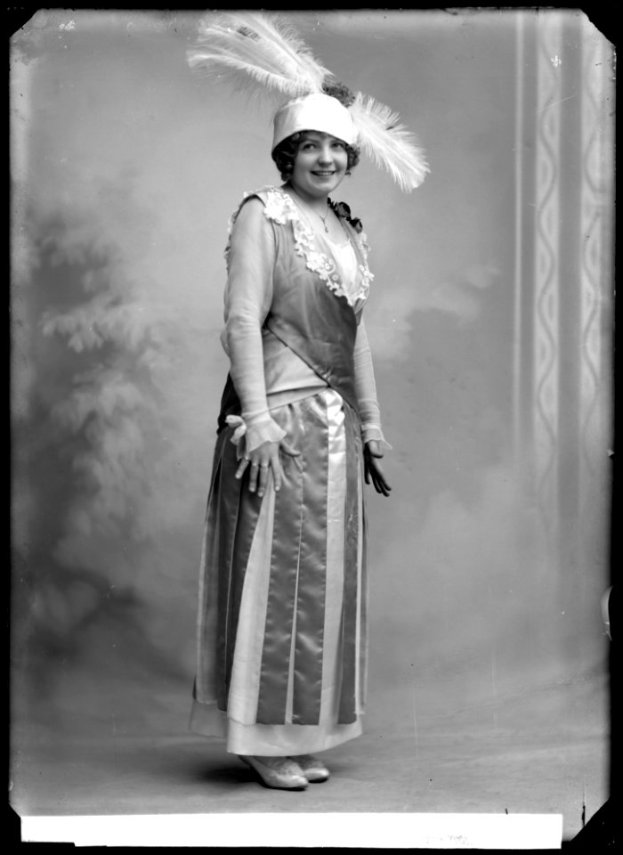 Anna-Lisa Lindzén in Fröken Tralala at Folkteatern 1915 - SMV - GL106