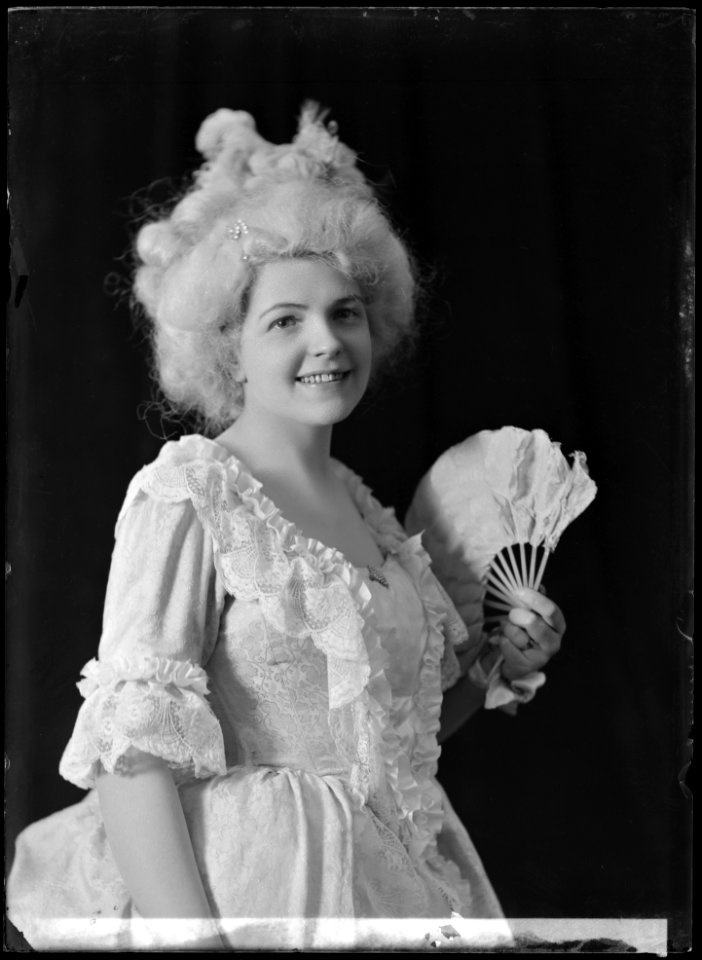 Anna-Lisa Lindzén in Till kejsaren at Oscarsteatern 1912 - SMV - NL046