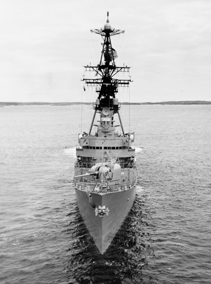Bow view of German destroyer Rommel (D187) on 31 March 1970