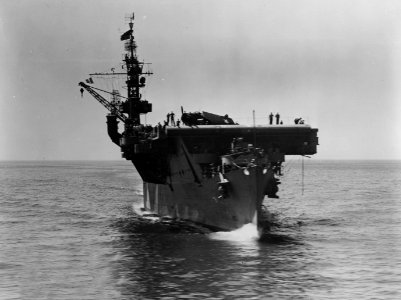 Bow view of USS Cowpens (CV-25) underway on 25 June 1943 (148727942)