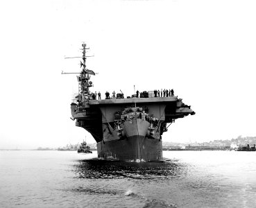 Bow view of USS Cowpens (CVL-25) off the Mare Island Naval Shipyard, California (USA), on 12 May 1945