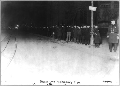 Bowery men in bread line at Fleischman's Restaurant, N.Y.C. LCCN2016648967