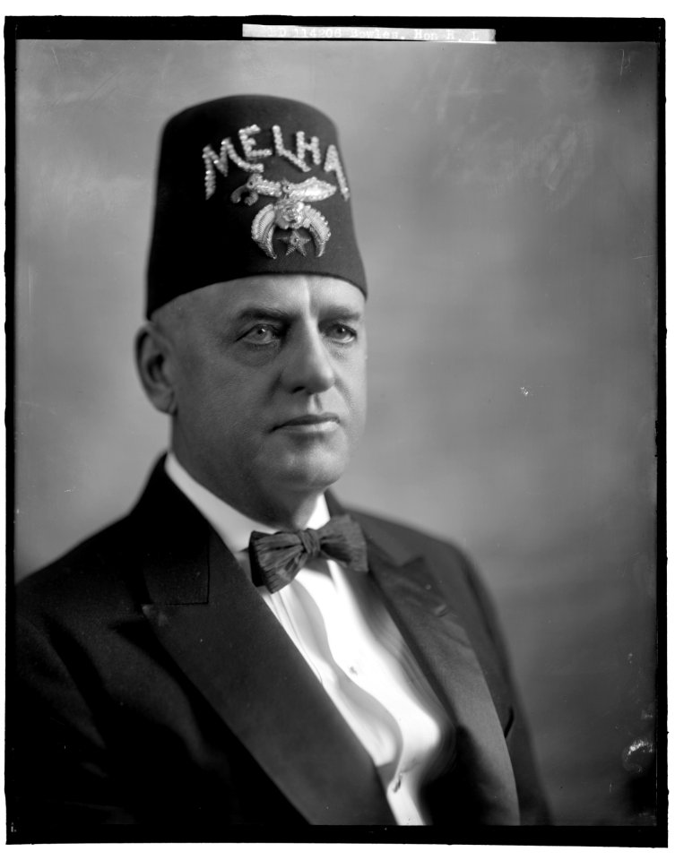 BOWLES, H.L., HONORABLE LCCN2016862344