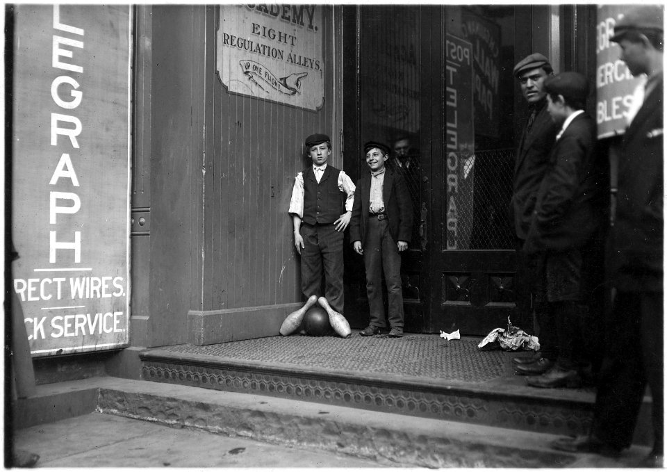 Bowling Alley boys. Many of these work until late at night. New Haven, Conn. - NARA - 523171