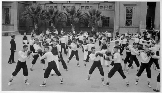 Boxing instructions, main barracks, Naval Training Station, San Francisco, California. - NARA - 533692 photo