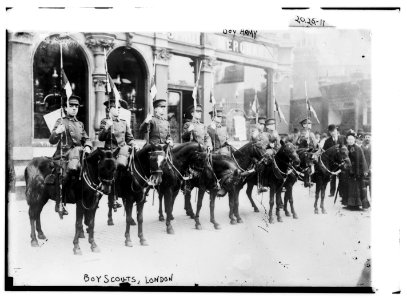 Boy Army- Boy Scouts, London. Seven boys, in uniform, all mounted on horseback. LCCN2014688123