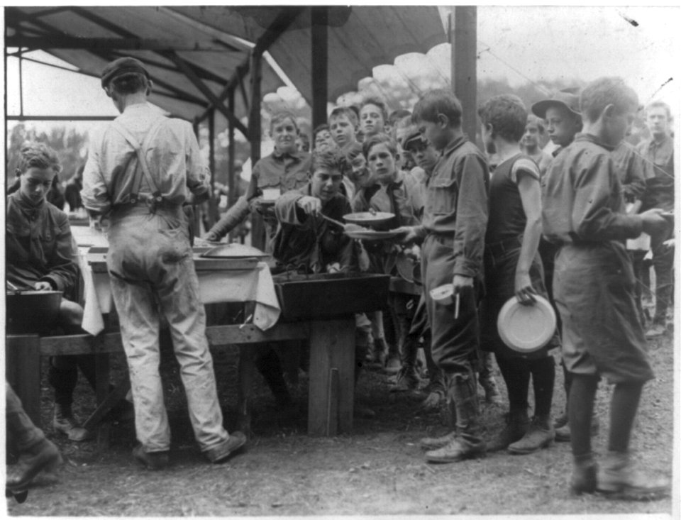 Boy Scouts (of the New York City area) at Hunter's Island- The cook's tent LCCN2002715804