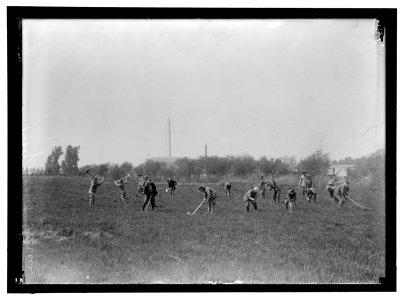BOY SCOUTS GARDENING IN POTOMAC PARK LCCN2016867730