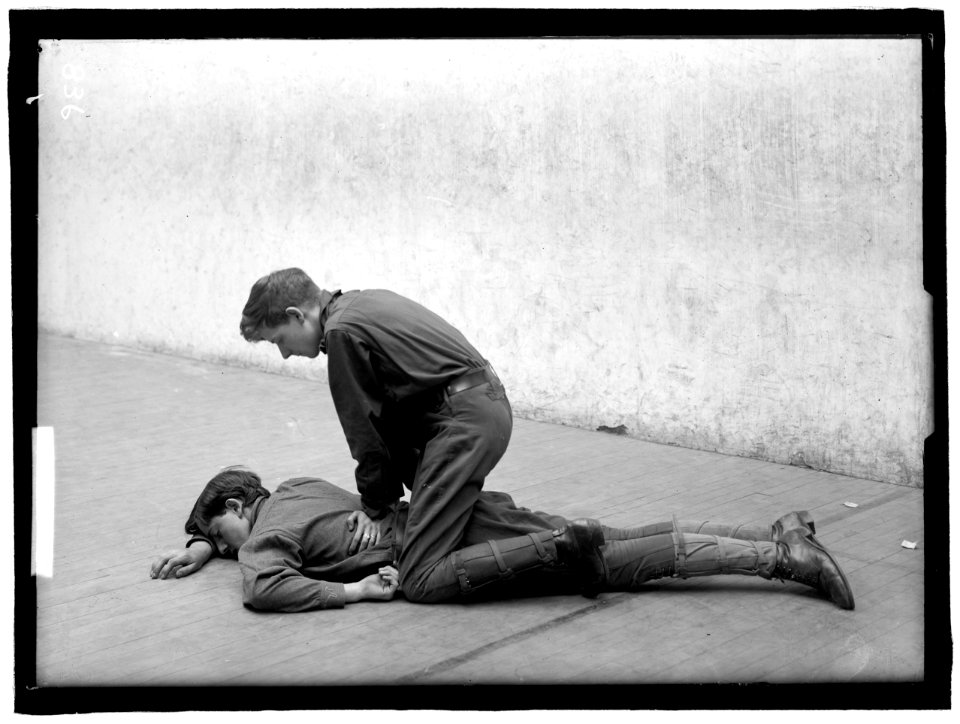 BOY SCOUTS TRAINING DEMONSTRATION LCCN2016863579