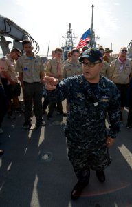 Boy Scouts of America tour aboard USS Sentry (MCM 3) 151205-N-CJ186-640