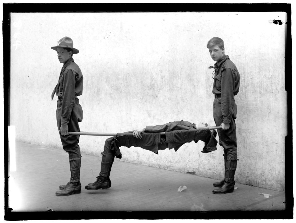 BOY SCOUTS TRAINING DEMONSTRATION LCCN2016863595