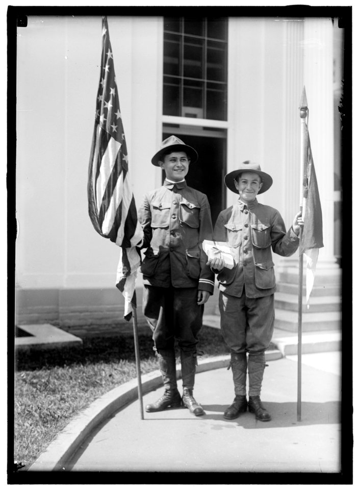 BOY SCOUTS. SCOUTS FROM NORWOOD, PA.- EDWARD ACKROYD AND GEORGE H. MUNDELL LCCN2016866451