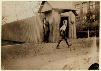 Boys going to work, Merrimac Mills, noon-hour. LOC cph.3a20287