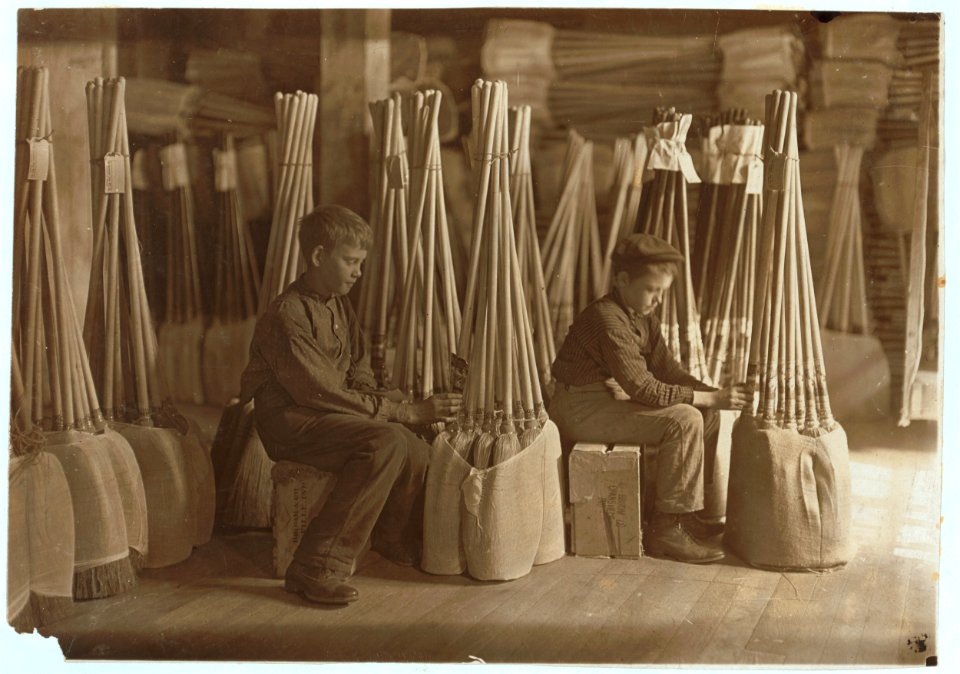 Boys in Packing Room. S. W. Brown Mfg. Co., Evansville, Ind. LOC cph.3a20819
