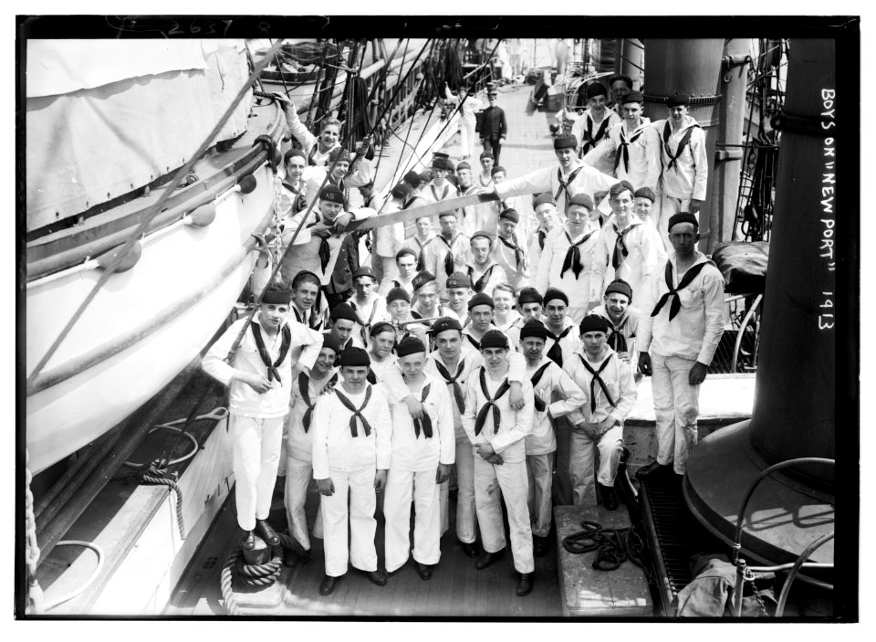 Boys on NEWPORT LCCN2014692552