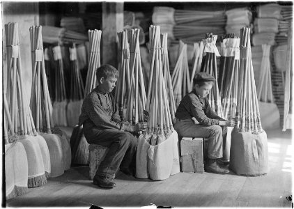 Boys in packing room, Brown Mfg. Co. Evansville, Ind. - NARA - 523097