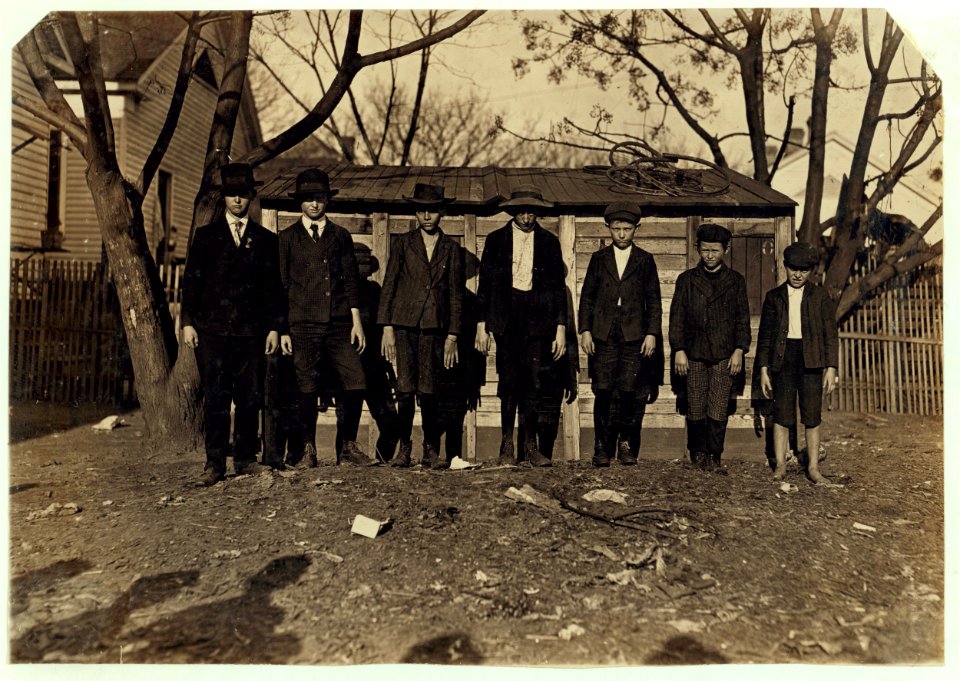 Boys working in Bibb Cotton Mill No. 1, Macon, Ga. Smallest boy-Otto Sheldo-2 yrs. in mill. Next, Jack Bowman-4 yrs. in mill. Next, Clement Olford-5 years in mill gets .75 a day. Next, LOC nclc.01589