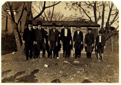 Boys working in Bibb Cotton Mill No. 1, Macon, Ga. Smallest boy-Otto Sheldo-2 yrs. in mill. Next, Jack Bowman-4 yrs. in mill. Next, Clement Olford-5 years in mill gets .75 a day. Next, LOC nclc.01589