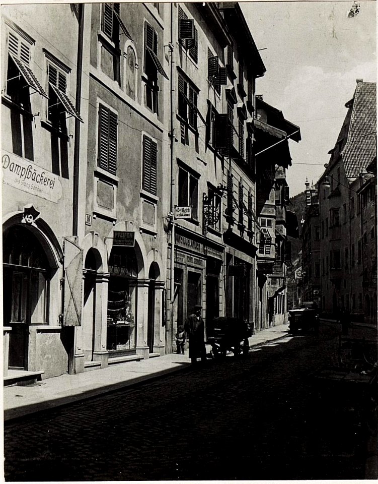Bozen, Straßenbild. (BildID 15580119)