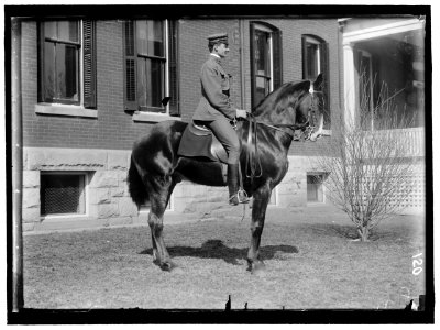 BRABSON, JOE R. 2ND LT., 3RD FIELD ARTILLERY, U.S.A. AT FORT MYER LCCN2016863214