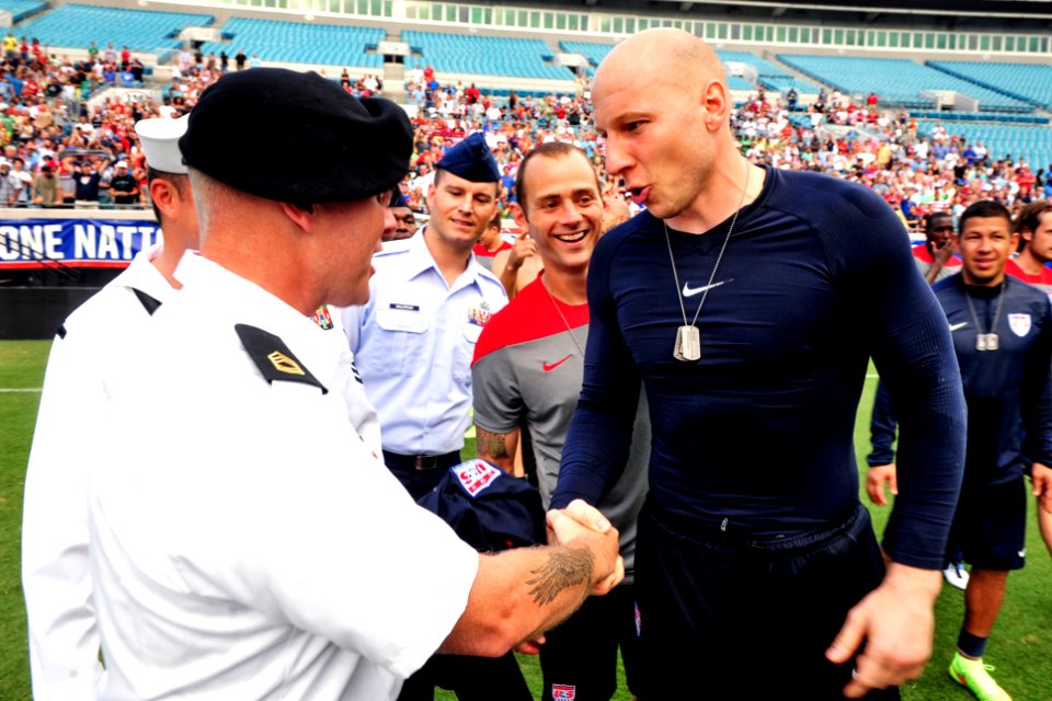 Brad Guzan USMNT shaking hands