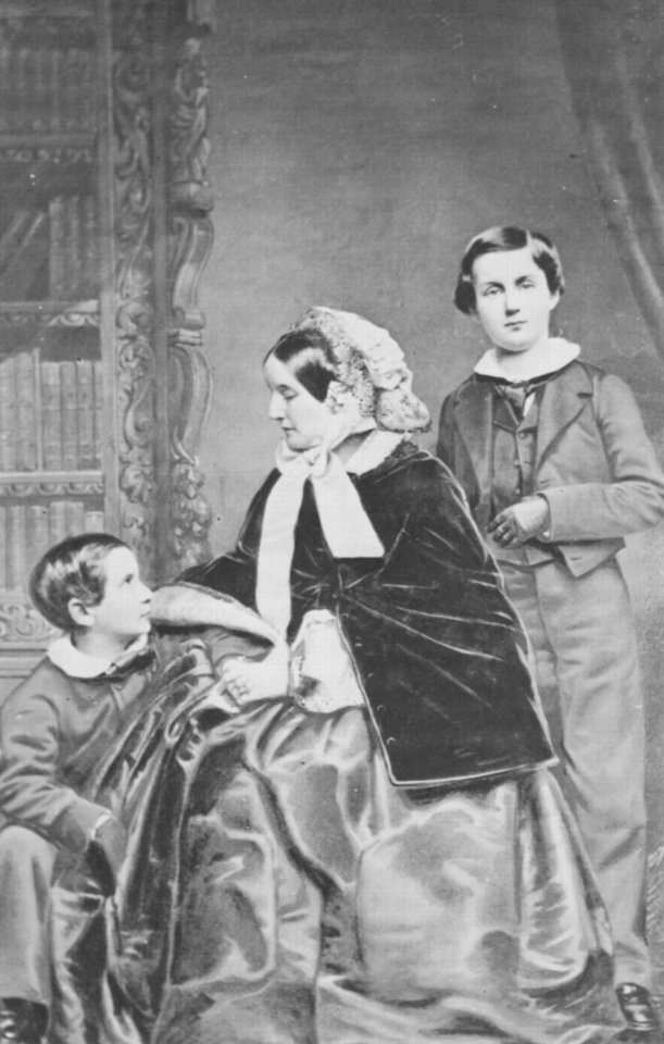 Brady, Mathew B. - Lady Napier und ihre Söhne (Zeno Fotografie)