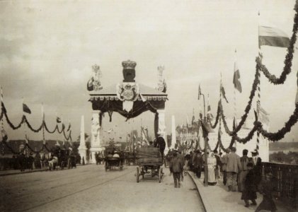 Brama triumfalna na przyjazd cara Mikołaja II ul. Aleksandrowska w Warszawie photo