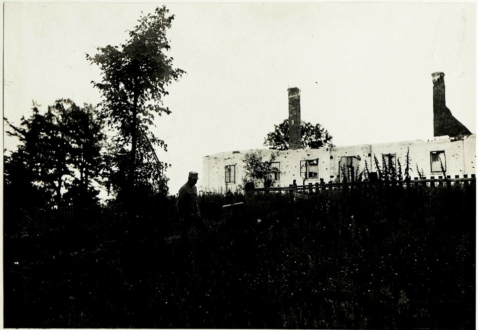 Brandruinen an der Strasse Stryj-Bolechow. (BildID 15433316)
