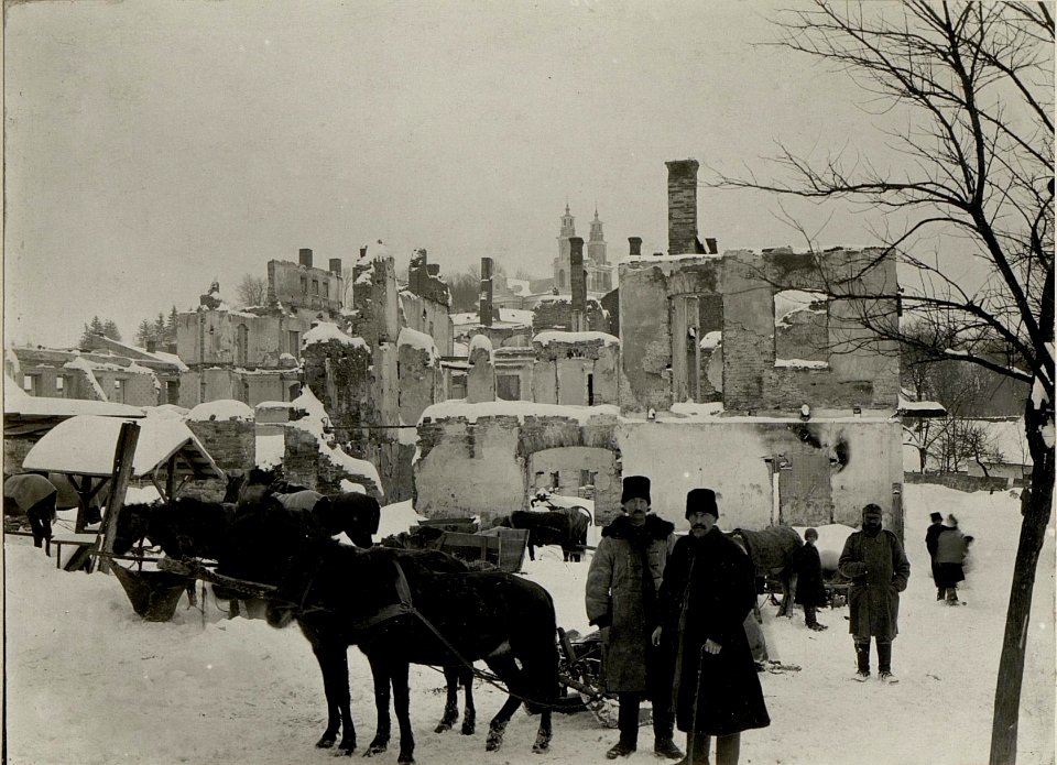 Brandruinen des nordöstlichen Stadtteiles in BUCZACZ, der schönste Teil der Stadt, den die vermögensten Bürger bewohnten wurde gelegentlich der ersten Einnahme im Herbste 1914 von Kosaken Abteilunegn (BildID 15536177)