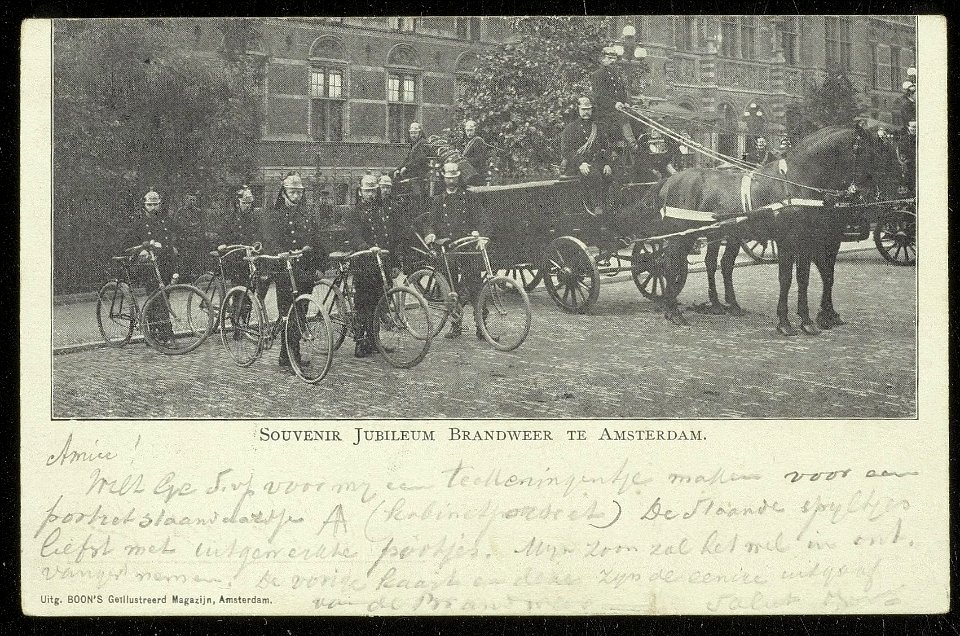 Brandweer voor het Rijksmuseum in de Museumstraat. Uitgever Boon, Afb ANWU01855000009