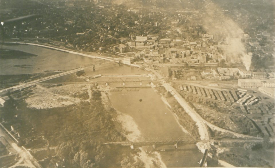 Brantford Ontario from the Air (HS85-10-36576)