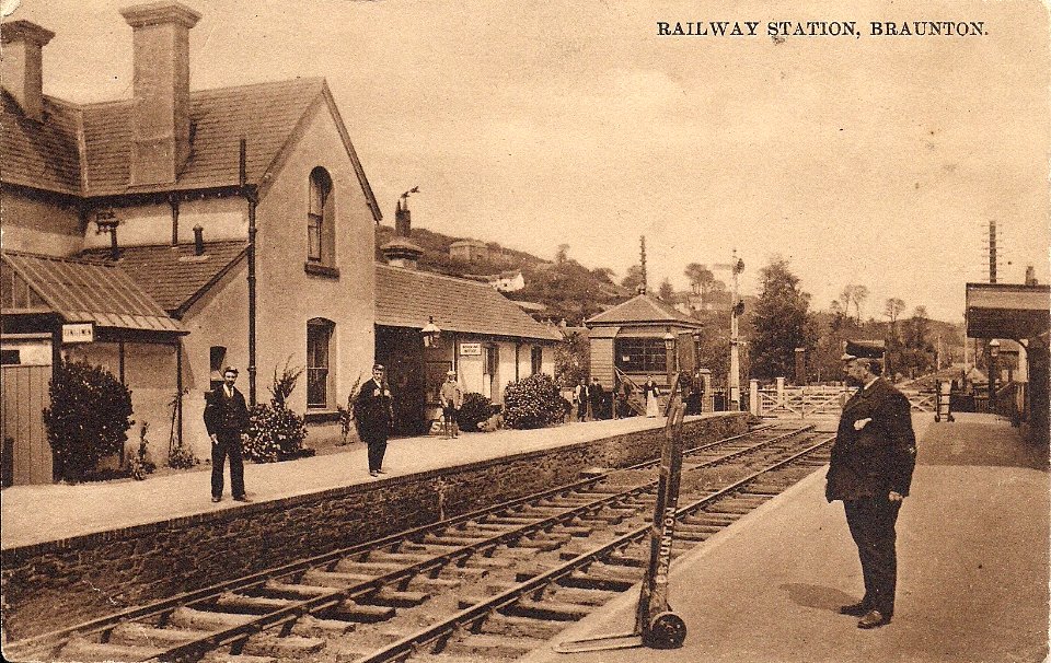 Braunton railway station (postcard)