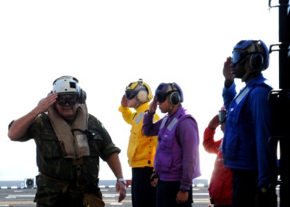 Brazilian VIPs tour USS America 140804-N-CC789-026