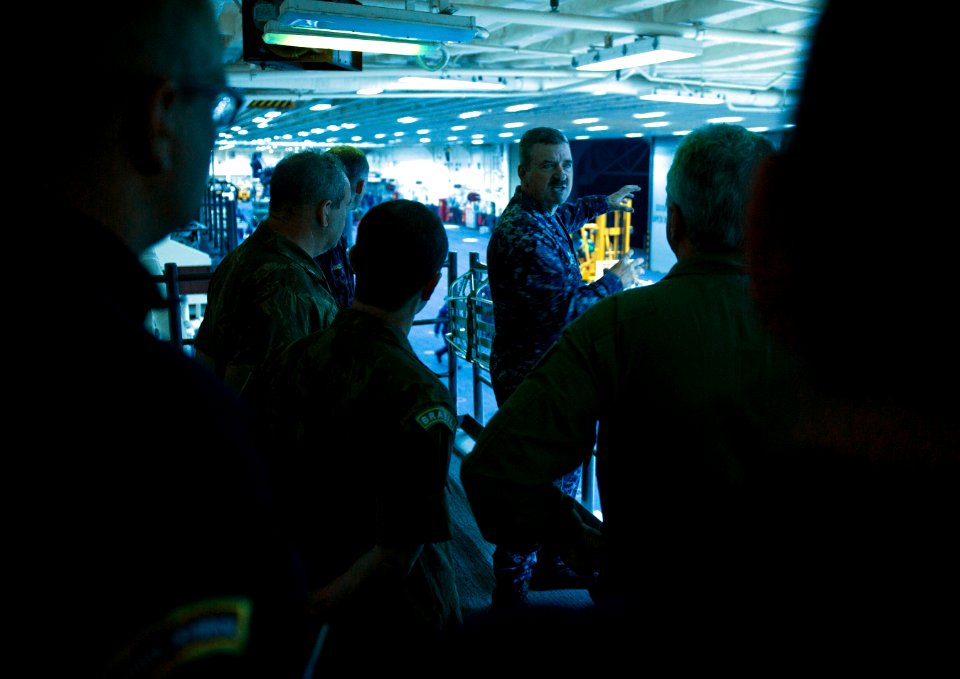 Brazilian VIPs tour USS America 140804-N-LD343-008