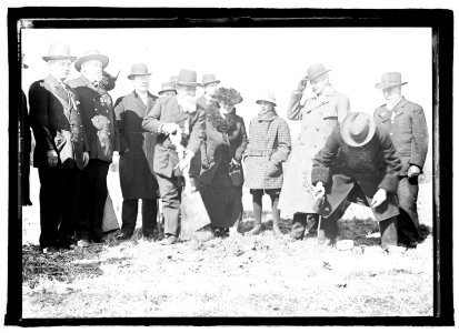 Breaking ground for Memorial Amphitheater at Arlington, Va., March 1, 1915 LCCN2016851223