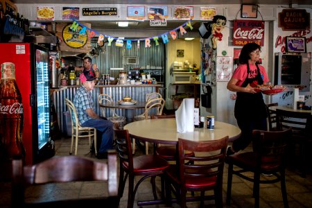 Breaux Bridge Louisiana Angelle Burgers September 2018 Interior