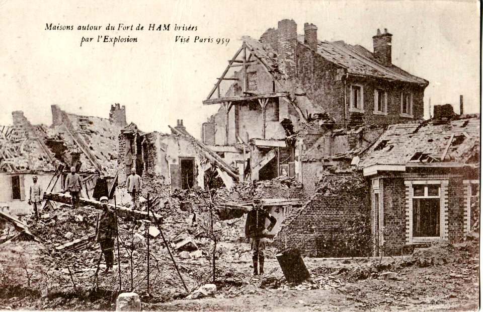 Breger - Maisons autour du fort de Ham brisées par l'explosion