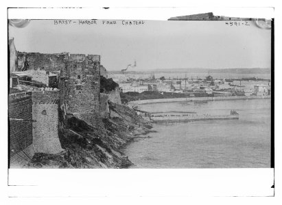 Brest - Harbor from Chateau LCCN2014706691