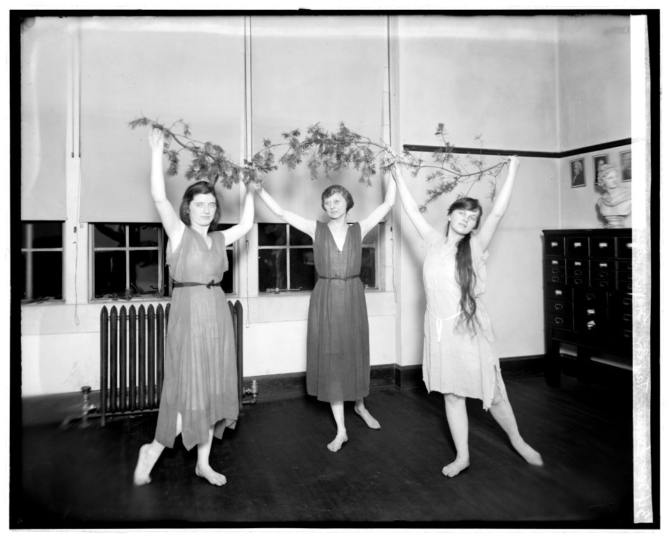 Brewer, Taylor, Gram dancing, Wilson Normal, (Washington, D.C.) LCCN2016851347