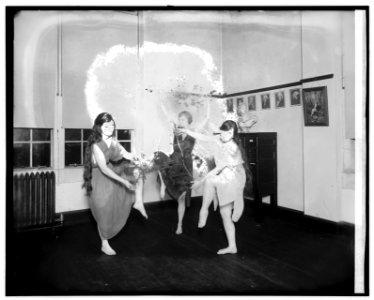 Brewer, Taylor, Gram dancing, Wilson Normal, (Washington, D.C.) LCCN2016851346